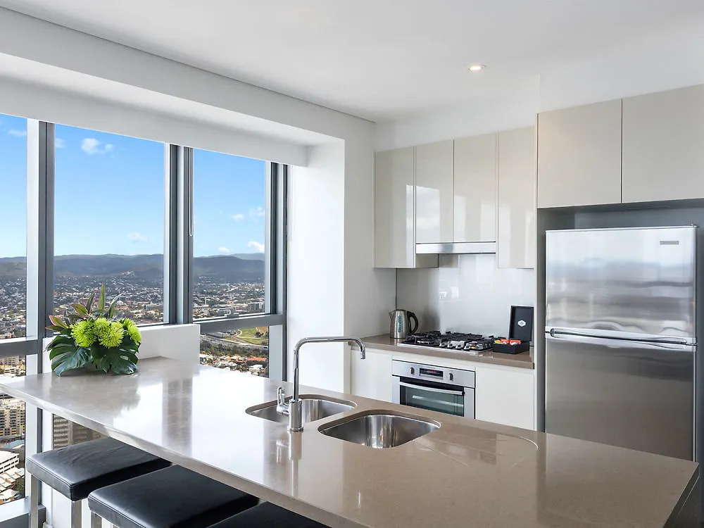 Meriton Suites Adelaide Street, Brisbane Hotel