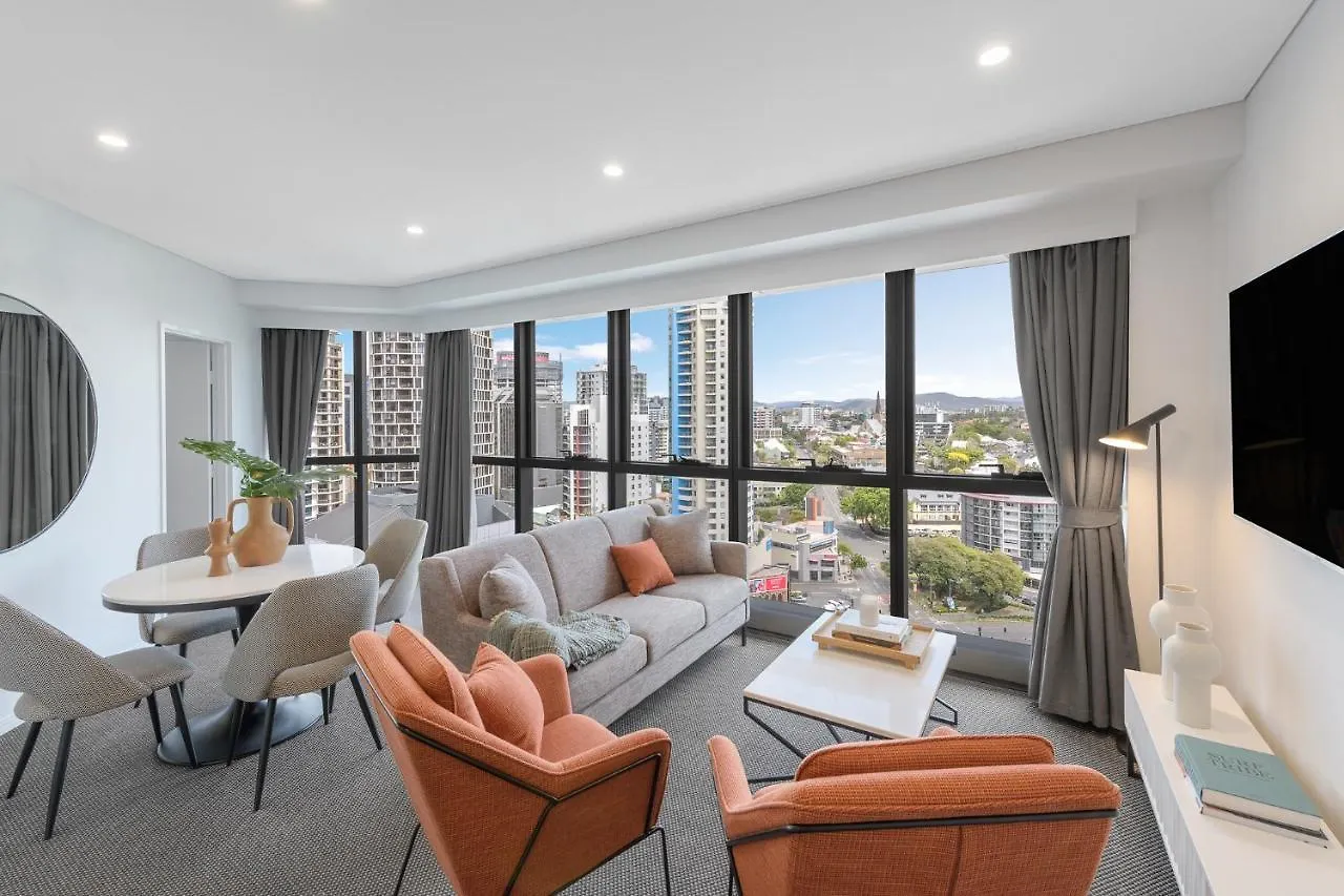 Meriton Suites Adelaide Street, Brisbane 5*,