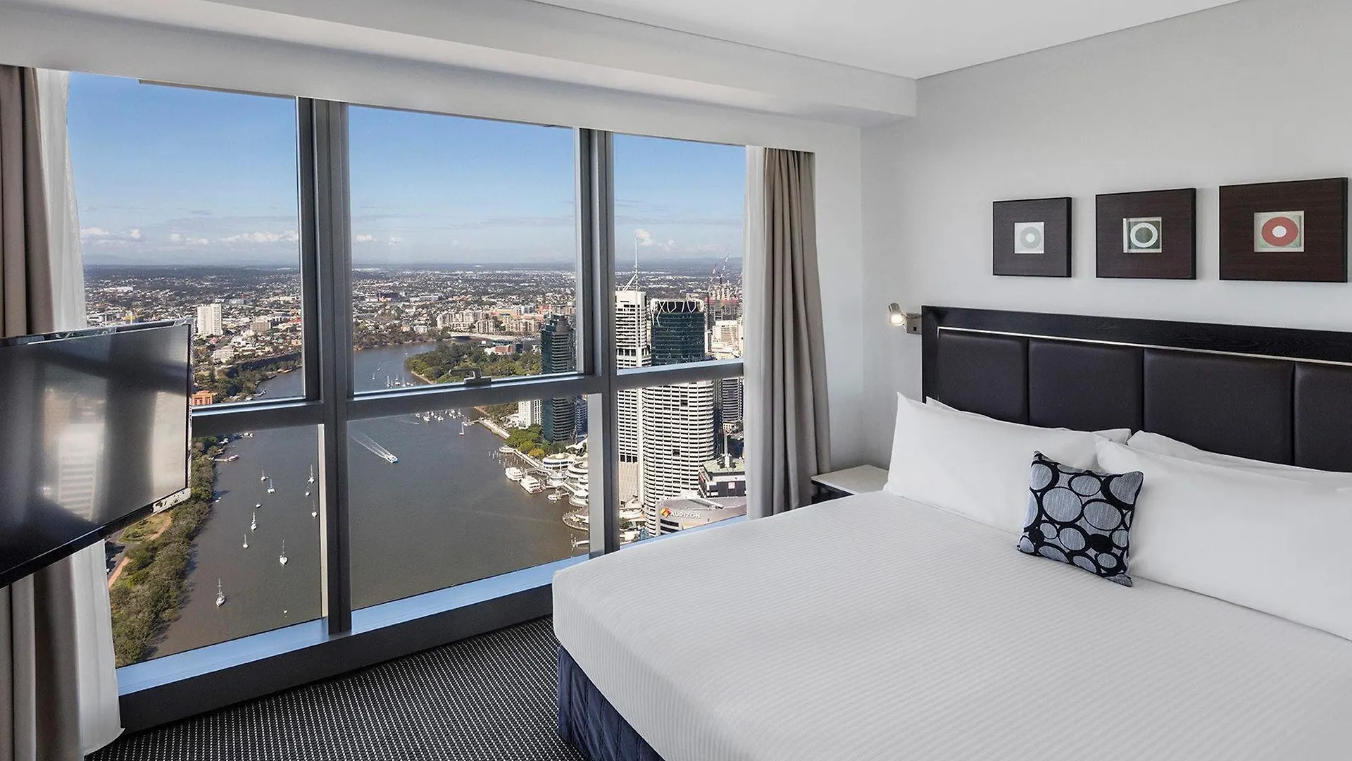 Meriton Suites Adelaide Street, Brisbane