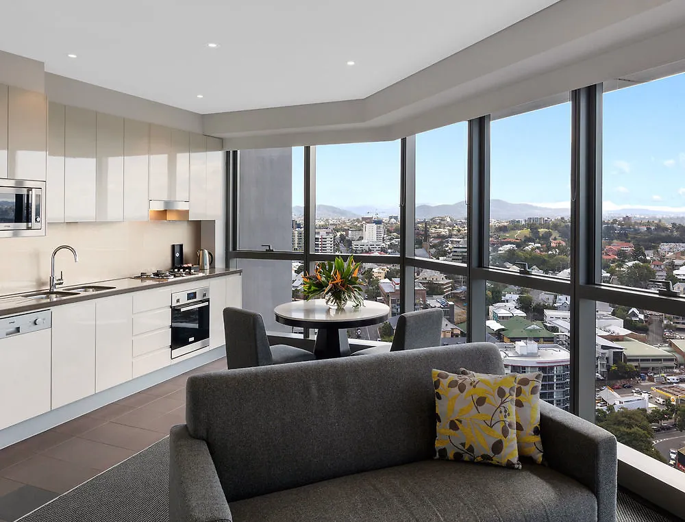 Meriton Suites Adelaide Street, Brisbane