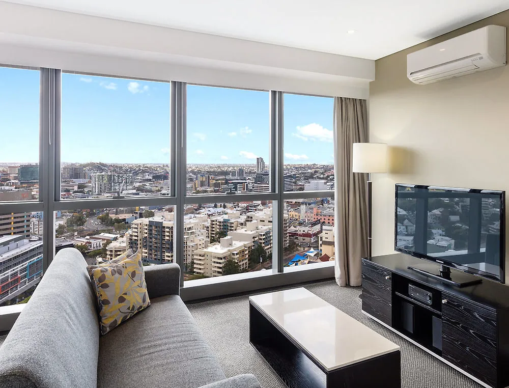 Meriton Suites Adelaide Street, Brisbane Hotel